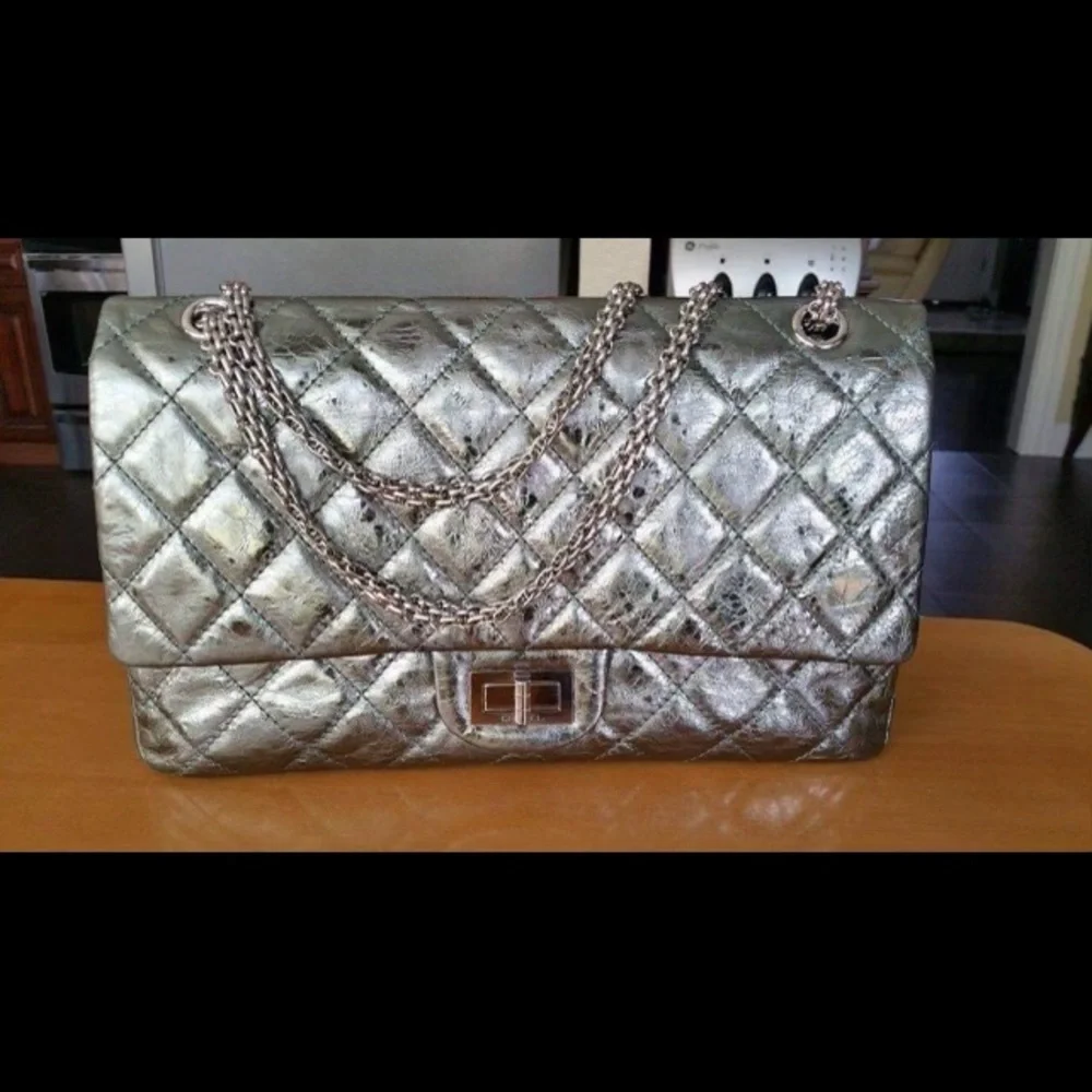Chanel - Picture 4 of 10
